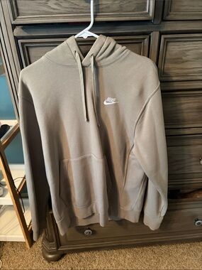 Nike Men’s Hoodie - Taupe